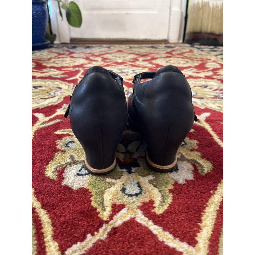 Earth Shoes Womens 7 D Wide Boden Mary Jane Wedge Heel Black Leather Gum Sole - Picture 5 of 11